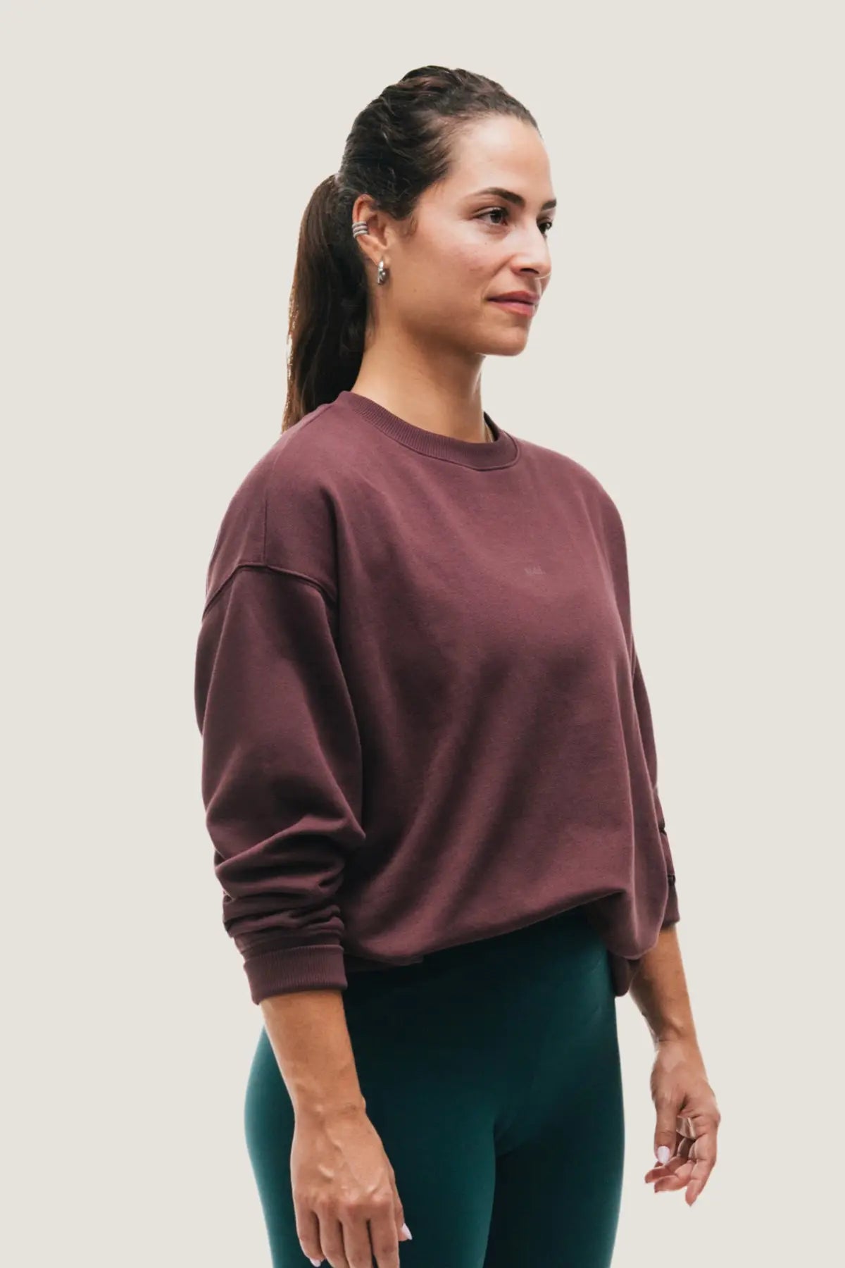 the mahagony crewneck.