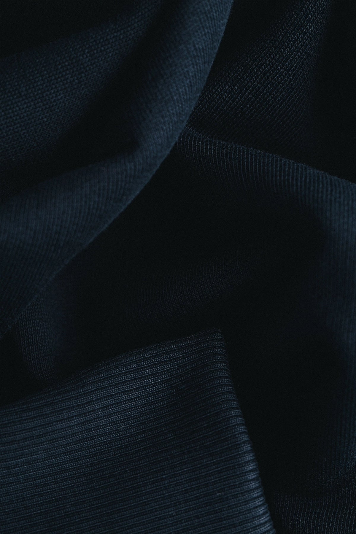 the 365 navy crewneck.